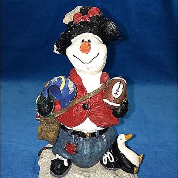⭐️🌸All Star Snowman Football Player Resin Figurine - Picture 1 of 11